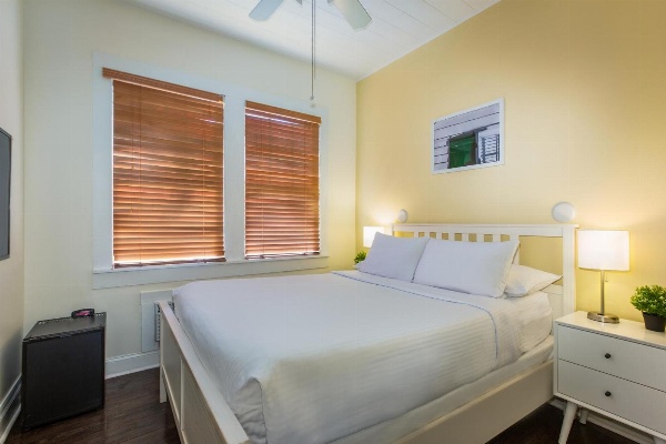 Southernmost Inn Adult Exclusive image 5